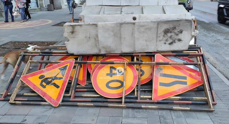 Фото: дорожные знаки в Ростове, кадр 1rnd