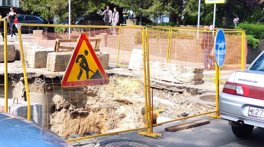 Фото: Коммунальный раскоп в центре Ростова, кадр 1rnd