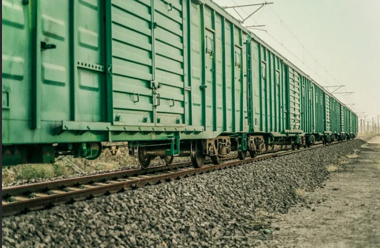 Фото: Товарный поезд // фото из публикаций 1rnd.ru