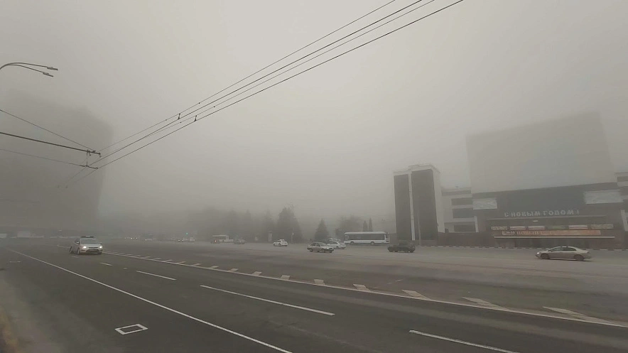 Фото: Туман на Театральной площади Ростова, кадр из архива 1rnd