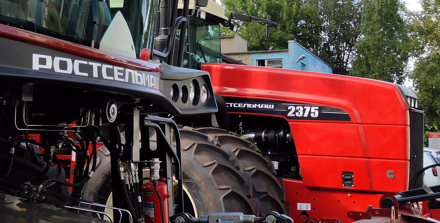 Фото: комбайн Ростсельмаша, кадр 1rnd