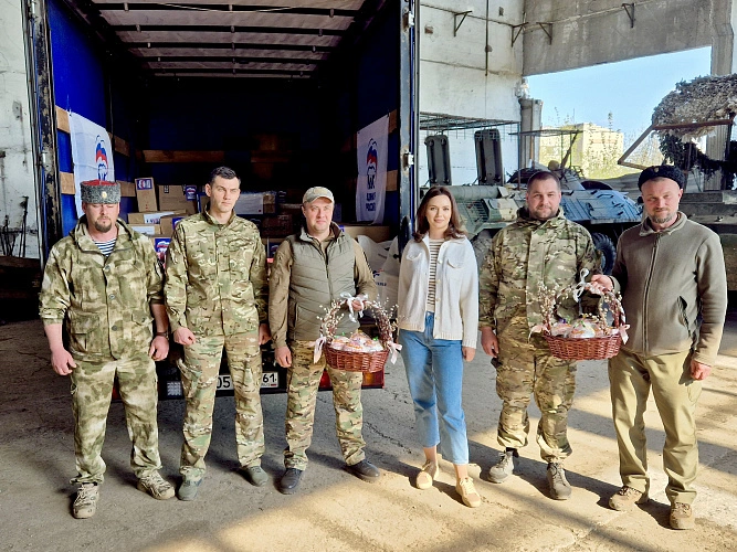 Фото: Лидия Новосельцева передала помощь бойцам СВО к Светлой Пасхе