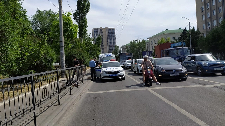 Фото: В Ростове студент-второкурсник стал жертвой аварии на Нагибина // фото 1rnd