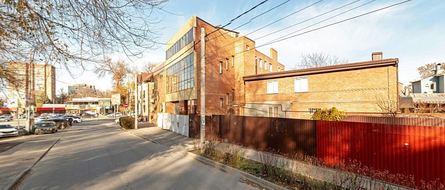 Фото: Трехэтажный замозастрой в Кривошлыковском, 1б, Яндекс.Карты