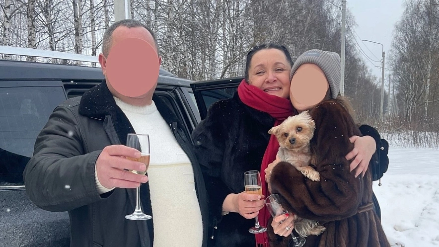 Фото: Светлана Мартынова с близкими после освобождения, кадр - ВК дочери Мартыновой