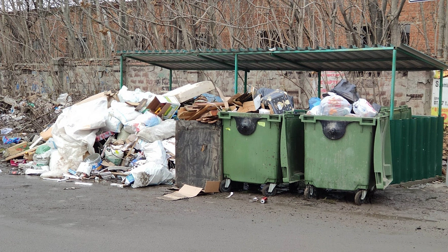 Фото: Переполненные мусорные баки в Ростове, кадр 1rnd