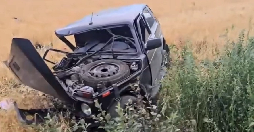 Фото: ДТП с "Нивой" под Шахтами, кадр ГАИ РО