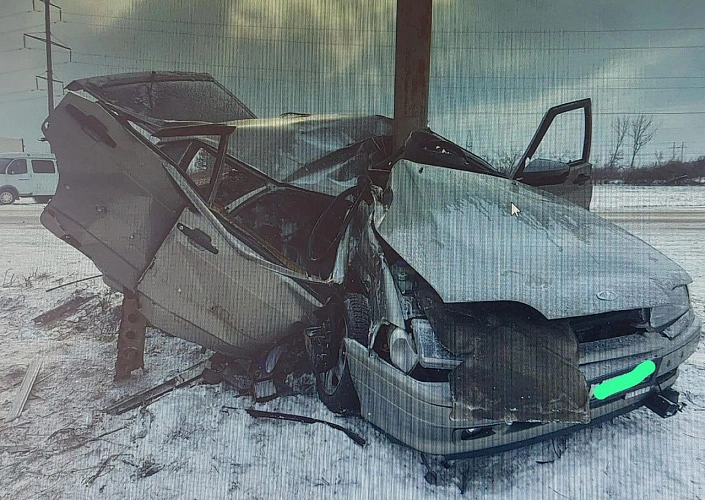 Фото: машина полицейских после ДТП на трассе под Азовом