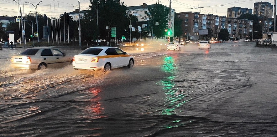 Фото: Ростов во время ливня, кадр 1rnd