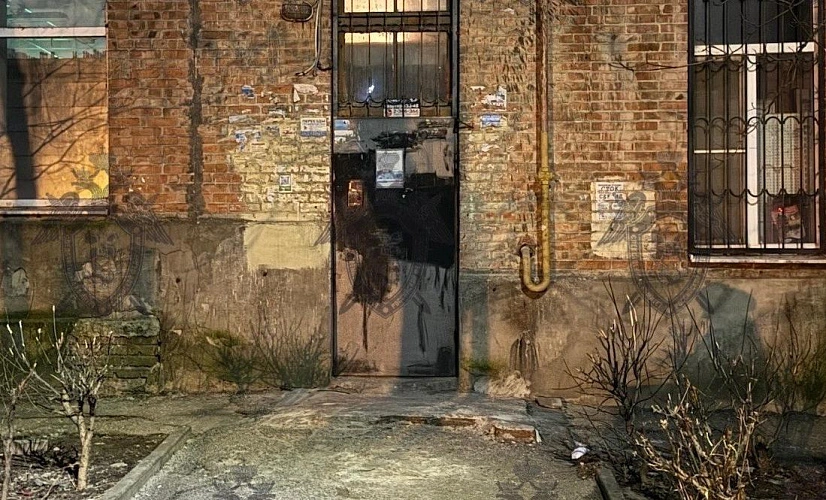 Фото: дом на Казахской, где произошло убийство, кадр СКР