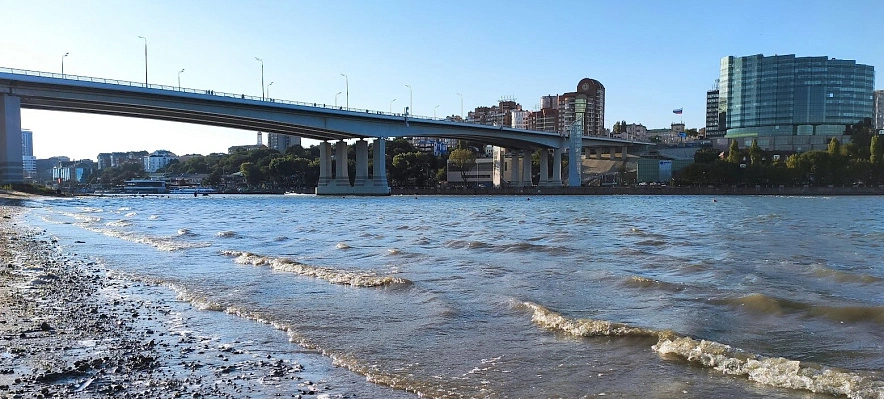 Фото: Левый берег Дона в Ростове в ветреный день, кадр 1rnd