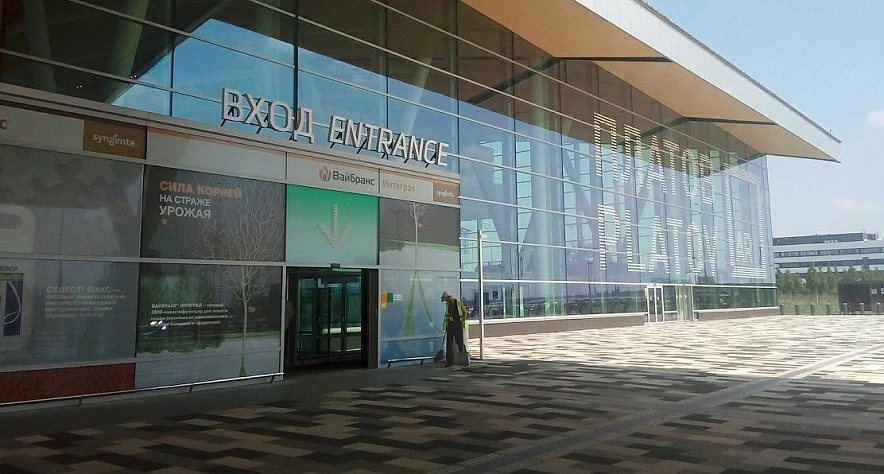 Фото: Вход в аэропорт Платов, кадр 1rnd