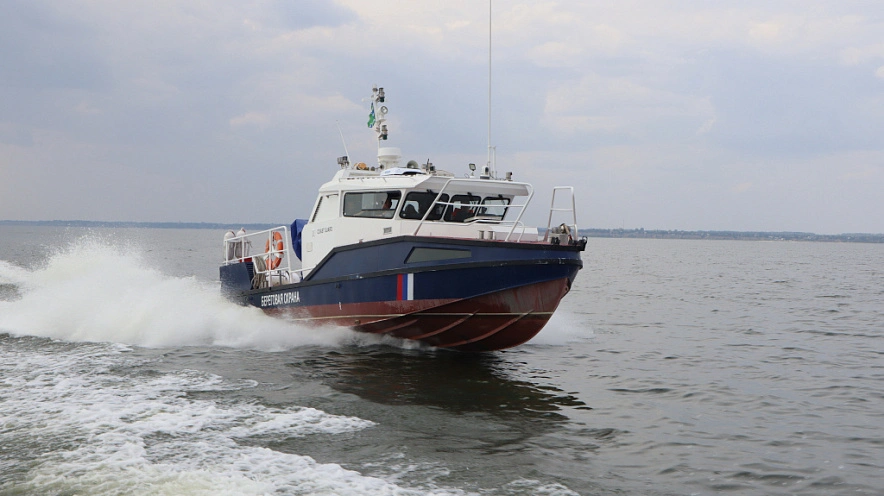 Фото: катер пограничников // кадр ПУ ФСБ РФ по РО