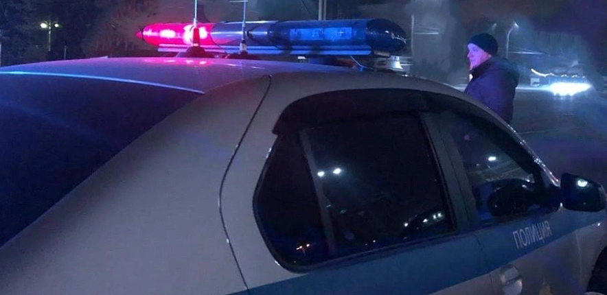 Фото: Машина полиции в центре Ростова, кадр из архива 1rnd