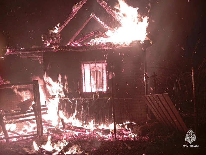 Фото: пожар в Волгодонске // кадр МЧС РО