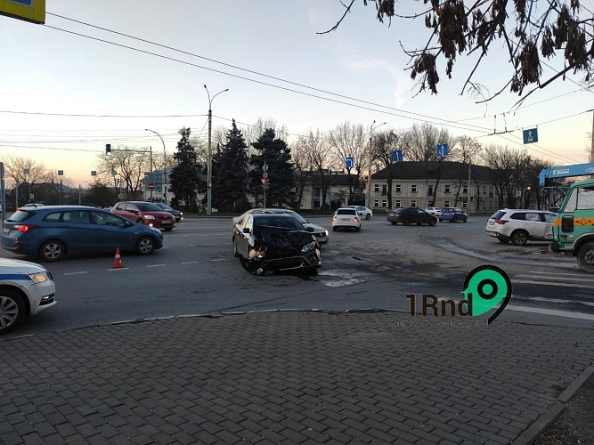 Фото: ДТП 13 ноября на проспекте Нагибина, кадр 1rnd