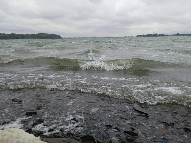 Фото: ветровой нагон воды \\ кадр из публикаций 1rnd.ru