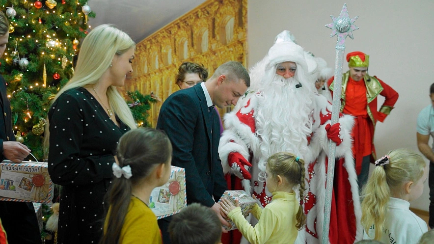 Фото: В Ростове дети военнослужащих получили новогодние подарки от застройщика «МСК» // фото - «МСК» 