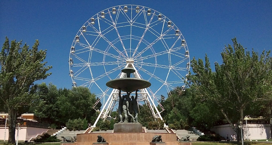 Фото: В Ростове из-за внепланового отключения люди застряли на колесе обозрения / фото из архива 1Rnd