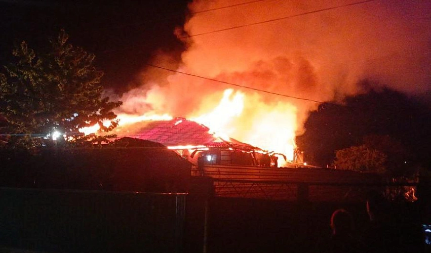 Фото: пожар после падения БПЛА в Целине, кадр очевидца