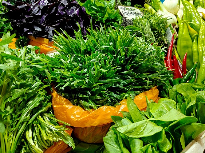 Фото: зелень на рынке в Ростове // кадр 1rnd