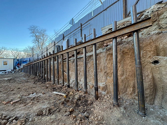 Фото: котлован здания на 7 Февраля, кадр портала наш.дом.рф