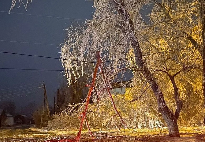 Фото: Гололёд в Новошахтинске \\ фото тг-канал градоначальника Новошахтинска