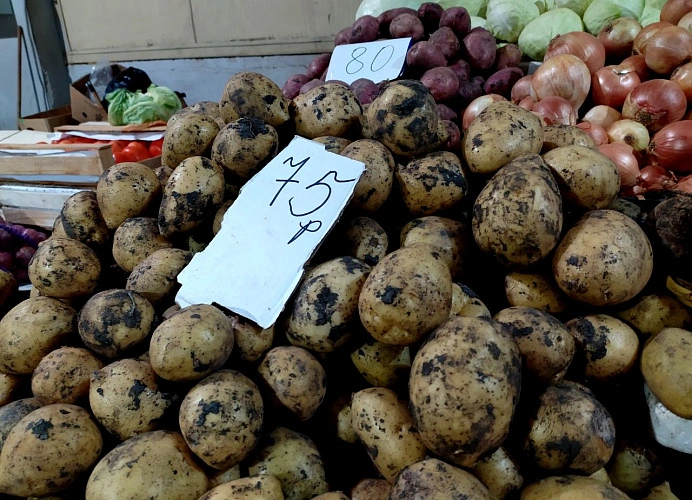 Фото: картофель на ростовском рынке // кадр 1rnd