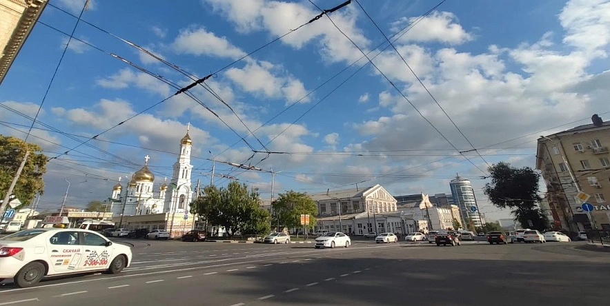 Фото:  Пересечение Будённовского и Московской в Ростове, кадр 1rnd