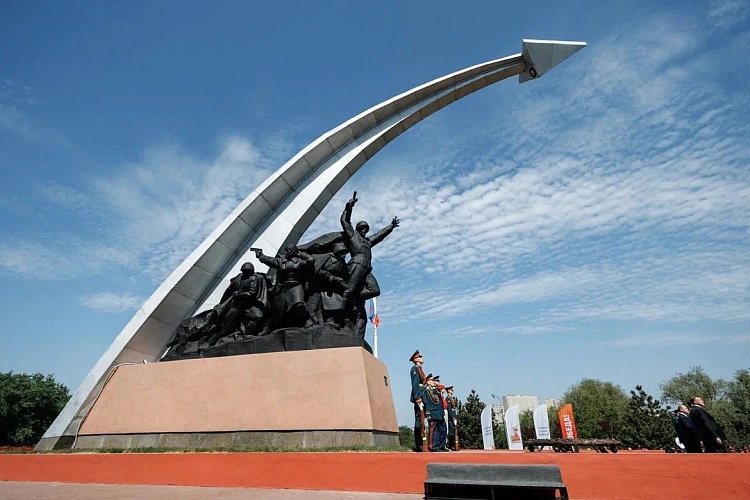 Фото: монумент "Штурм" \\ кадр Евгения Чистякова