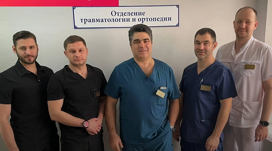 Фото: Врачи ОДКБ Ростова, спасшие жизнь 14-летней девочки, кадр Минздрава РО