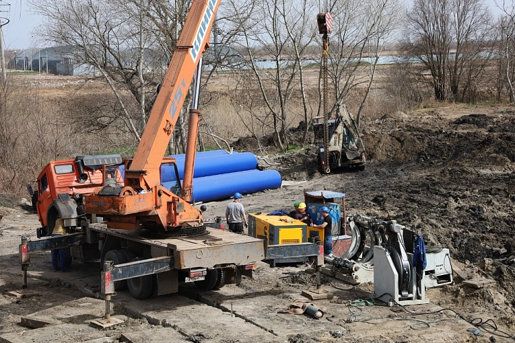 Фото: Ростовводоканал: готовность канализационного коллектора через Дон достигла 70%, фото - Ростовводоканал