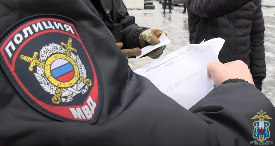 Фото: В Ростове поставили на воинский учёт более 60 мигрантов после рейда на рынке «Темерник»