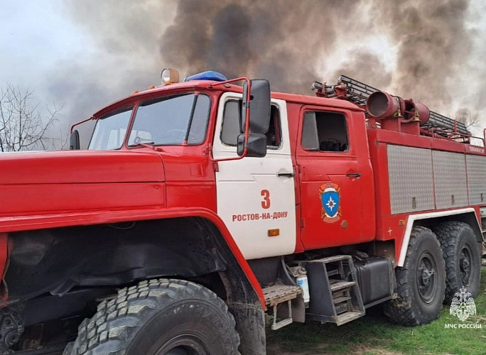 Фото: пожарная машина // фото МЧС по РО