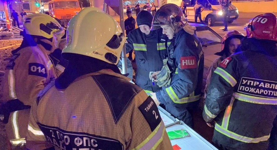 Фото: пожарные на месте событий, кадр из архива 1rnd