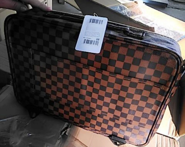 Фото: конфисковали сумки // фото ЮТУ