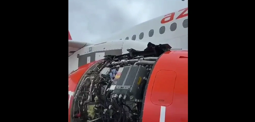 Фото: суперджет "Азимута" потерял капот двигателя при взлёте, кадр ТГ Авиаторщина