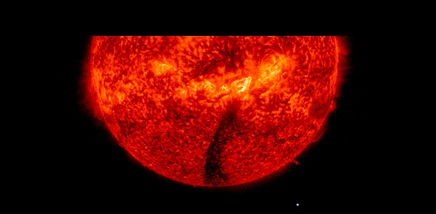 Фото: чёрный выброс на Солнце // лаборатория солнечной астрономии ИКИ РАН