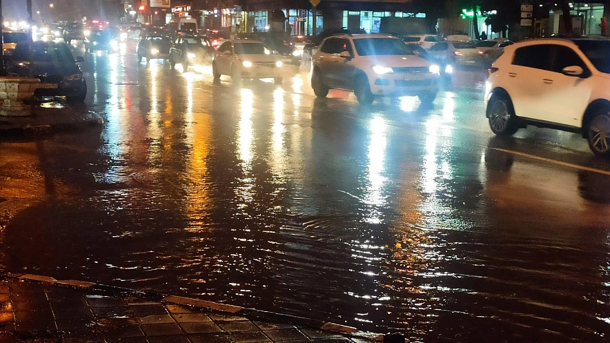 Фото: ливень в Ростове, кадр 1rnd