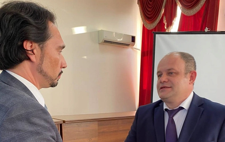 Фото: Москаленко справа \\ фото: ТГ-канал "Красный Сулин"