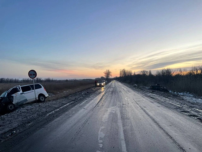 Фото: с места ДТП \\ фото: УГИБДД РО
