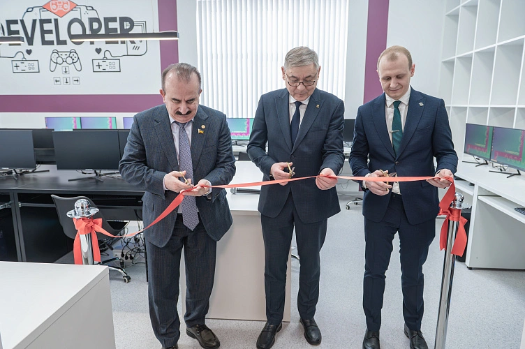 Фото: открытие уникальной лаборатории игр и искусственного интеллекта, ДГТУ