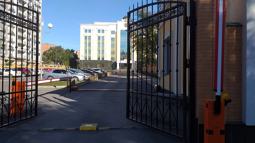 Фото: здание ЮОВС // кадр 1rnd.ru