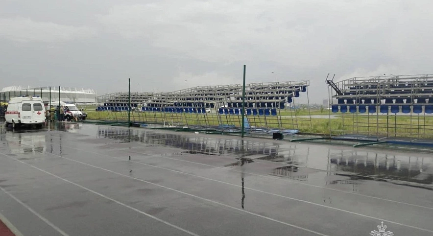 Фото: Обрушение трибун на гребном канале Ростова, кадр МЧС