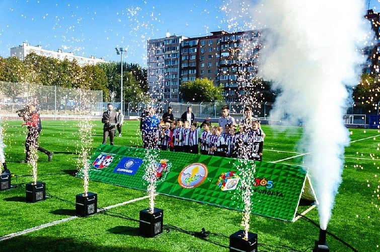 Фото: чествование юных футболистов \\ фото пресс-службы администрации Ростова