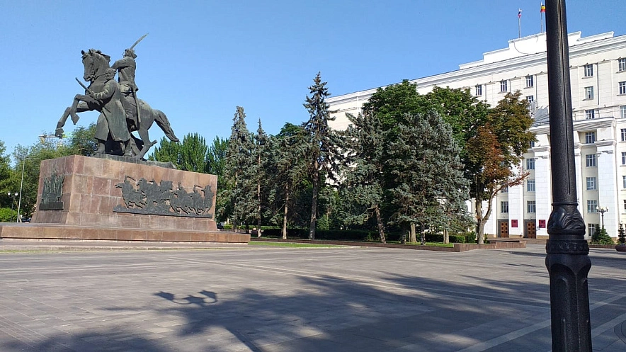 Фото: площадь Советов в Ростове, здание ПРО // кадр 1rnd.ru