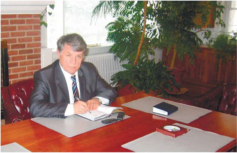 Фото: В Ростове исполнилось 80 лет директору научного конструкторско-технологического бюро «Пьезоприбор» Анатолию Паничу, фото - ЮФУ