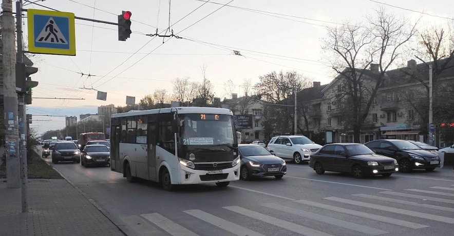 Фото: Автобус №21 на проспекте Нагибина в Ростове, кадр 1rnd