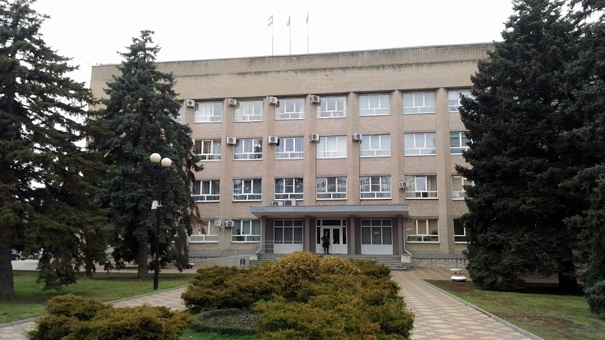 Фото:  Здание администрации Азова, карты Google