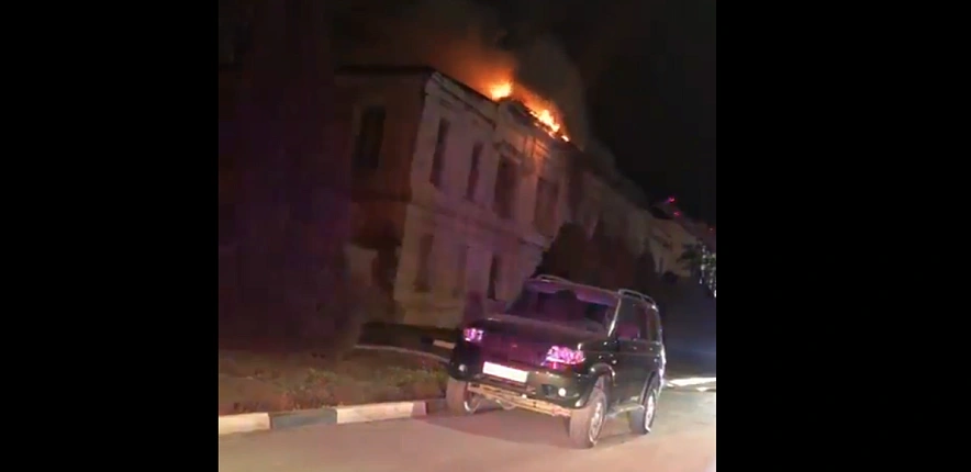 Фото: пожар в артиллерийской учебке Новочеркасска, кадр очевидца